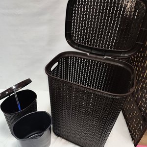 Canasto de Ropa Simil Rattan con Tapa y Papelera Plástica Marrón - imagen 4