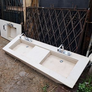 Lote anterior: Mesada de Baño Doble con Grifería - 195x60cm