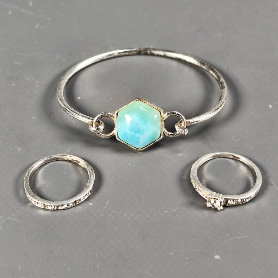 Item 16321 - Image 0