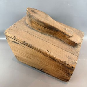 Caja Antigua de Lustrabotas de Madera - imagen 4