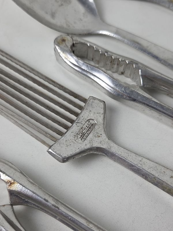 Colección de herramientas y utensilios antiguos y de alta calidad - imagen 9