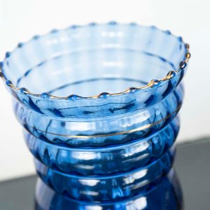 Florero de Vidrio Azul con Borde Dorado - imagen 2