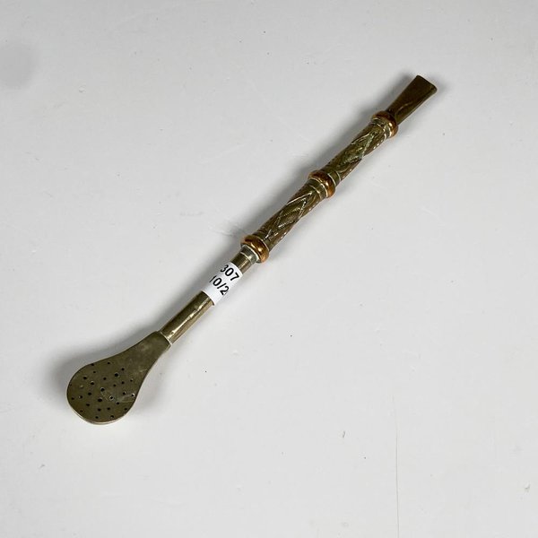 Bombilla de plata y oro labrada