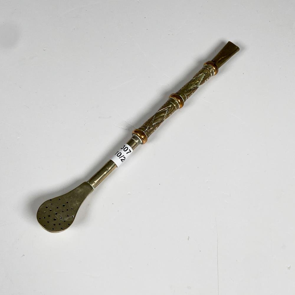 Bombilla de plata y oro labrada