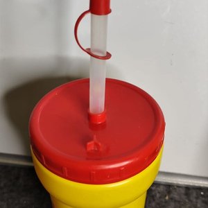 Vaso o Botellita Coca-Cola con Tapa y Sorbete - imagen 2