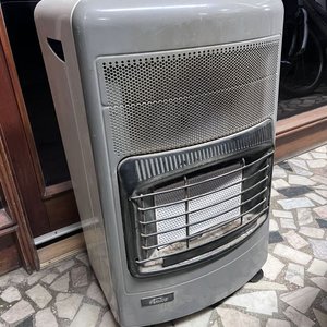 Estufa a Gas Amica con Válvula y Manguera - imagen 1
