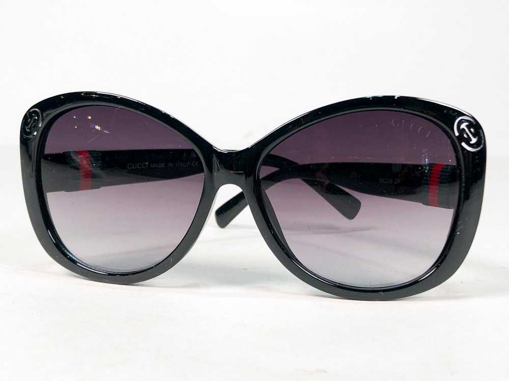 Lote anterior: Lentes de sol para dama o caballero negro