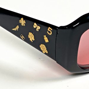 Lentes de Sol Chanel Negros con Estuche y Caja - imagen 4