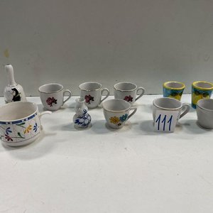 Conjunto de 8 Tacitas de Cerámica con Campana Decorativa - imagen 2