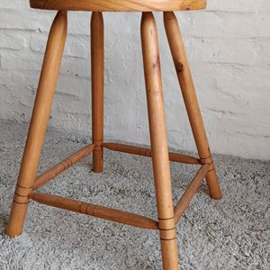 Taburete de Madera Rústico con Patas Estabilizadas - imagen 1