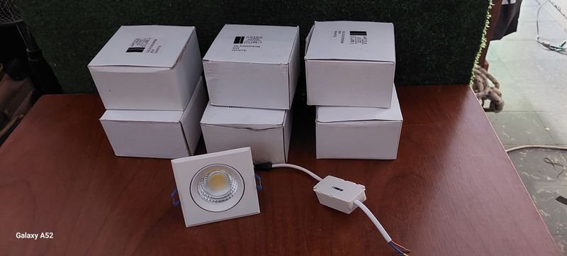 Lote siguiente: A8 6 spot led - Lámpara LED de 6 puntos
