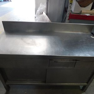 Mesa de trabajo de acero para gastronomía con cajones - imagen 3