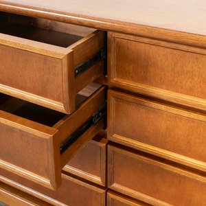 Cómoda de madera con ocho cajones - imagen 3