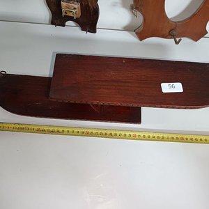 Repisas Antiguas de Madera con Diseños Decorativos - imagen 5
