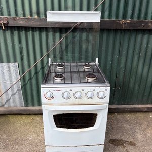 Lote siguiente: Cocina a Gas James Blanca Funcional