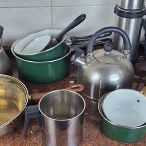 Variedad de Ollas, Cacerolas y Termo de Acero Inoxidable - imagen 3