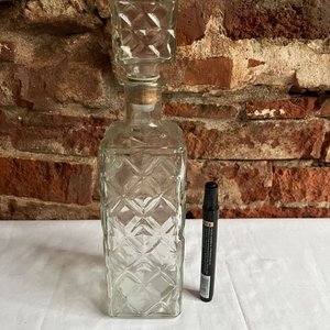 Botellón de Vidrio Repujado para Whisky con Tapón - imagen 2