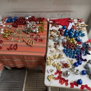 Lote de Adornos Navideños: Bolas, Estrellas, Moños y Más - imagen 3