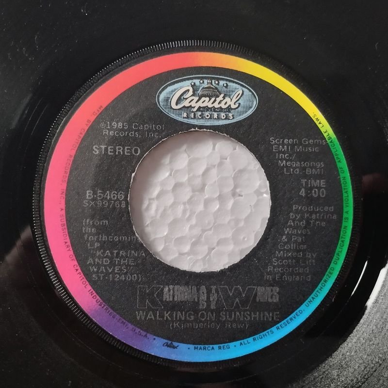 Vinilo de Katrina and the Waves: 'Walking On Sunshine' (1985) - imagen 4