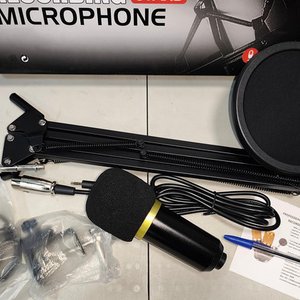 Micrófono de Condensador Profesional con Soporte Articulado y Filtro Antipop - imagen 6