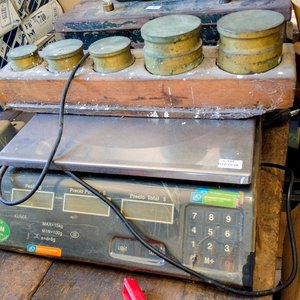 Lote anterior: Balanza Digital KUMA con 5 Pesas de Calibración