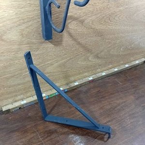 Par de Ménsulas de Herrería Artesanal para Colgar Macetas - imagen 4