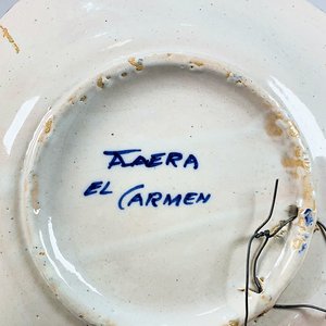 Plato Cerámica Talavera El Carmen Blanco y Azul Decoración Floral 26 cm - imagen 3