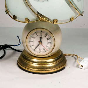 Lámpara de Mesa Vintage con Reloj Integrado y Detalle Floral - imagen 3