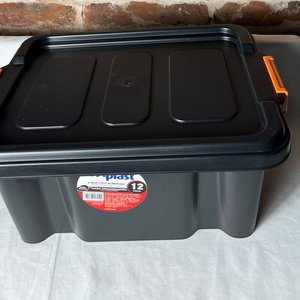 Organizador Plástico Negro Xplast 12 Litros con Tapa - imagen 2