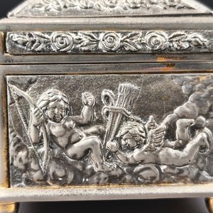 Alhajero Español Midas Gold con Cupidos en Relieve y Interior Dorado - imagen 9