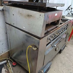 Cocina Industrial de Acero Inoxidable con 4 Hornallas, Horno y Plancha - imagen 2