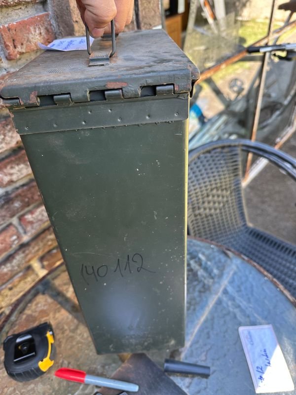 Caja para municiones metálicas en buen estado - imagen 7
