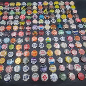 Lote de Tapitas Metálicas Usadas con Corcho - imagen 2