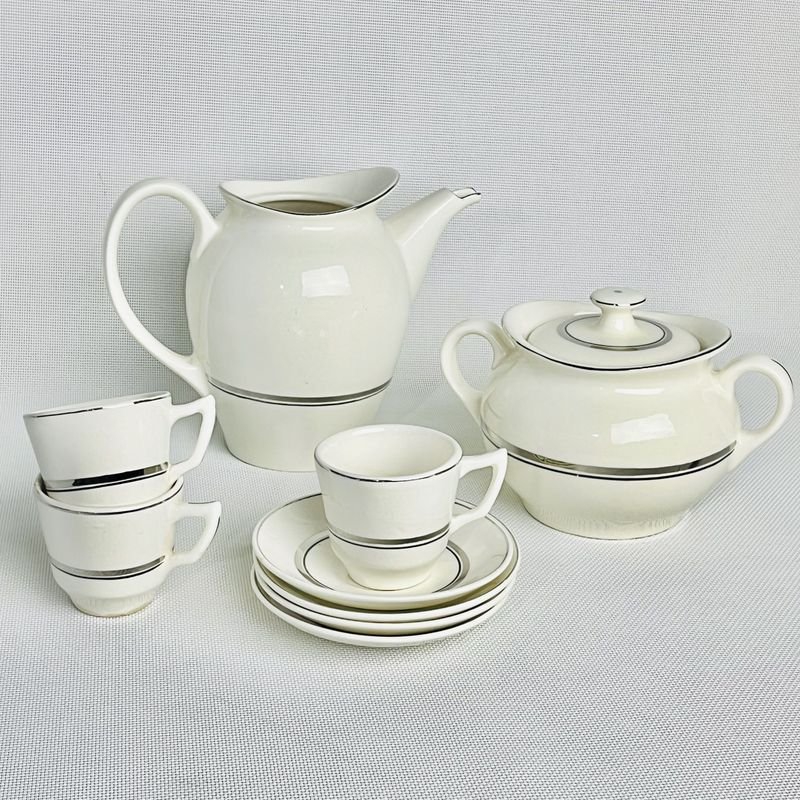 Lote anterior: 9 piezas Lozur para café antiguas con filetes plateados