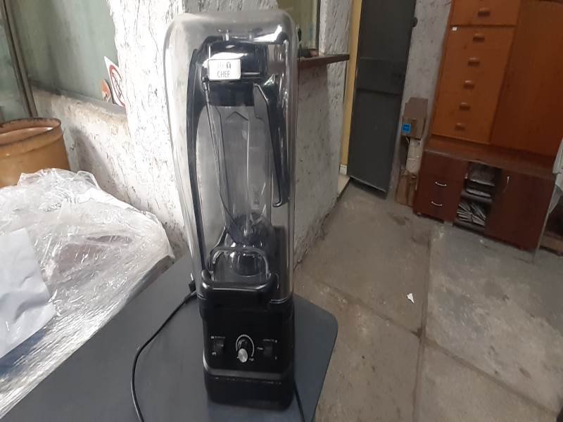 Licuadora Profesional Industrial Negra con Protector