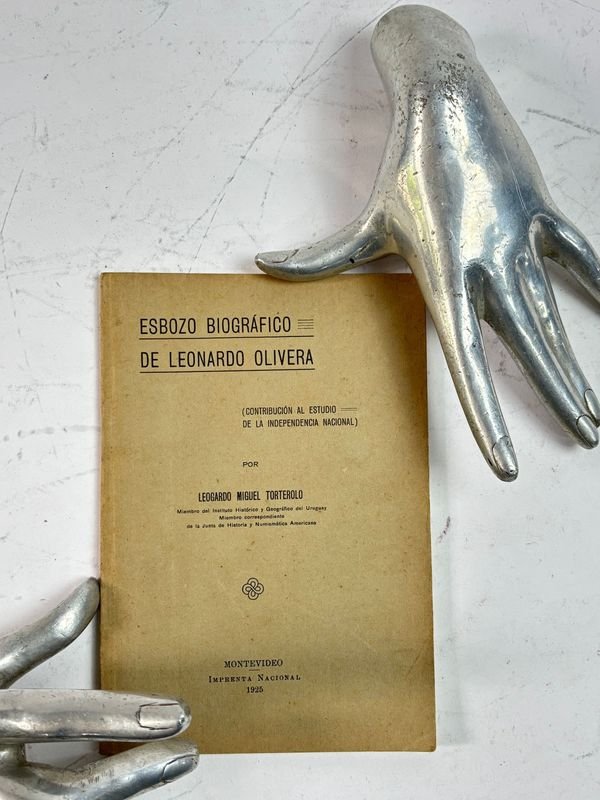 Lote siguiente: Libro raro firmado por Leonardo da Vinci