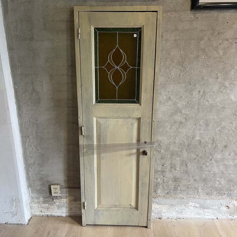 Lote anterior: Puerta con vitreaux y marco en madera - Medidas: 63x186cm