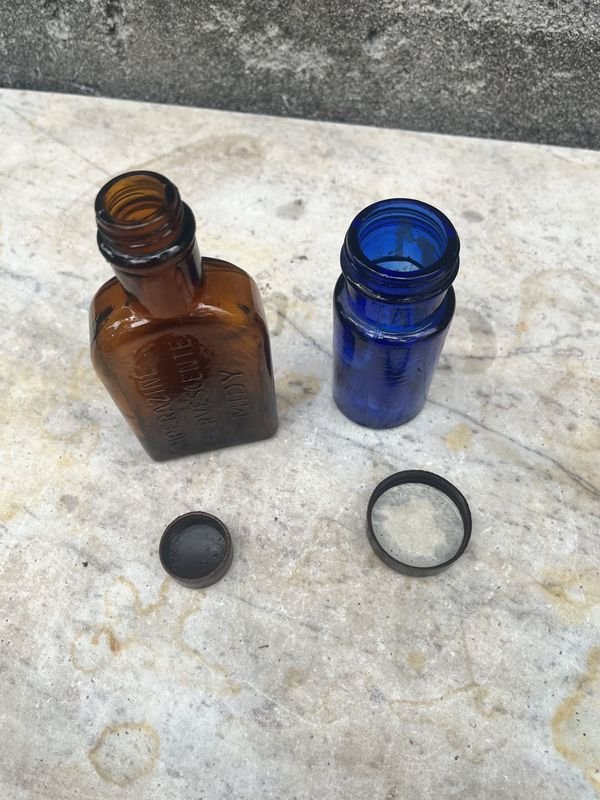 Dos frascos de vidrio con tapones de baquelita - imagen 4