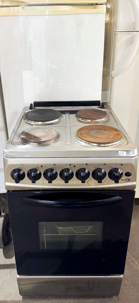 Lote siguiente: Electrodoméstico Electrico Cocina DELNE con 4 hornallas