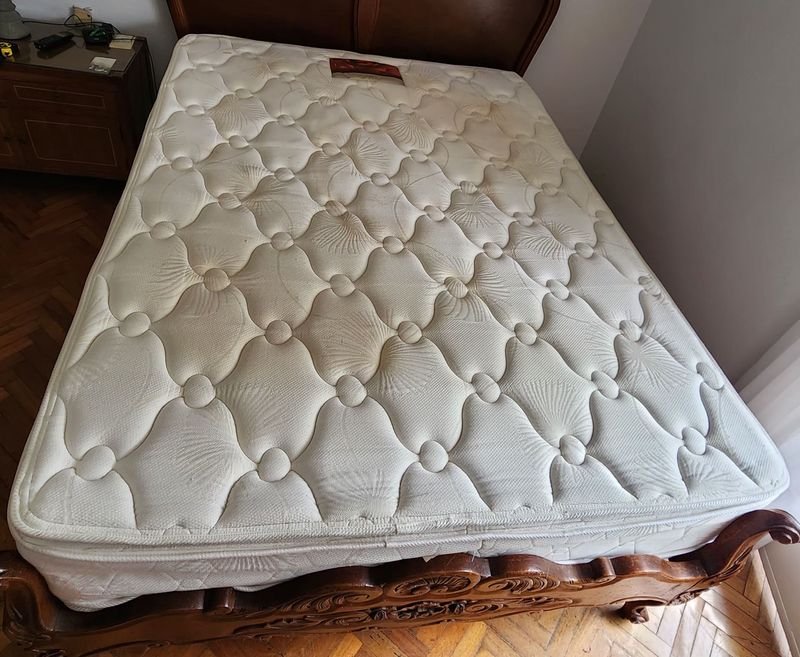 Colchón Divino con Pillow Top de 1.90 x 1.40 m