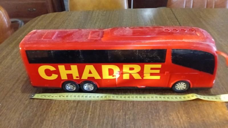 Lote anterior: Maqueta de Omnibus Emaire de 48 cm