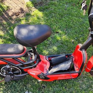 Bicicleta Eléctrica Roja con Canasto - Sin Batería - imagen 2
