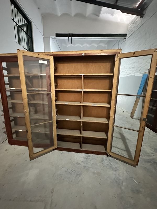 Librería de madera con puertas de cuatro - imagen 4