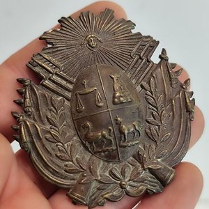 Lote siguiente: Antiguo Escudo de Armas Uruguayo para Gorra en Bronce