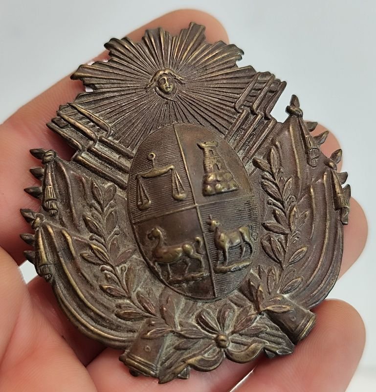 Antiguo Escudo de Armas Uruguayo para Gorra en Bronce