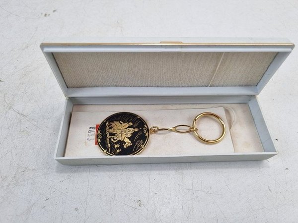 Elegante Llavero Metálico Ares Diseño Gauchesco con Estuche Original - imagen 1