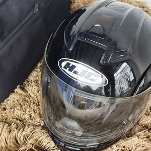 Casco Integral HJC Negro Aprobado DOT con Visera y Bolso Hardline - imagen 2
