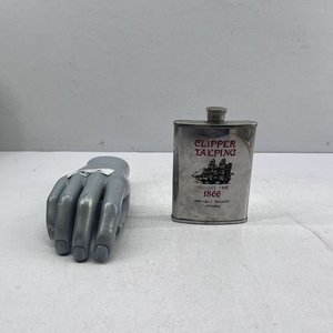 Petaca Metálica "Cutty Sark" Whisky - Coleccionismo - imagen 1