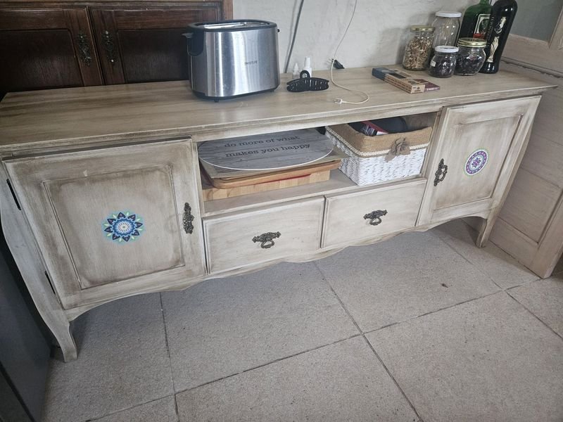 Lote siguiente: Mueble antiguo con estilo vintage