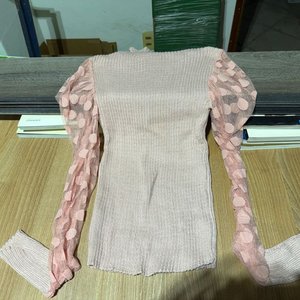 Lote anterior: Blusa Rosa con Mangas Transparentes y Lunares